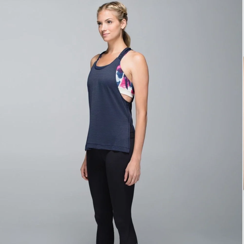 🍋 Lululemon Stash It Tank! - Picture 3 of 16
